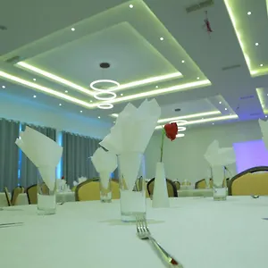 4* فندق Check