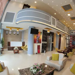 3* فندق Tirago